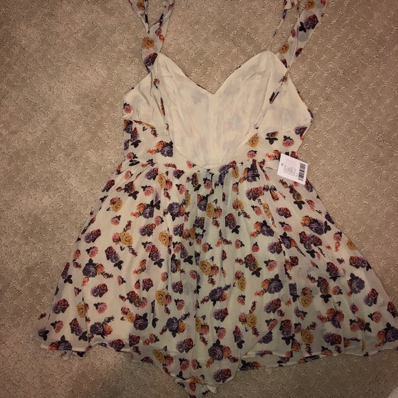 Floral romper - Picture 2 of 4
